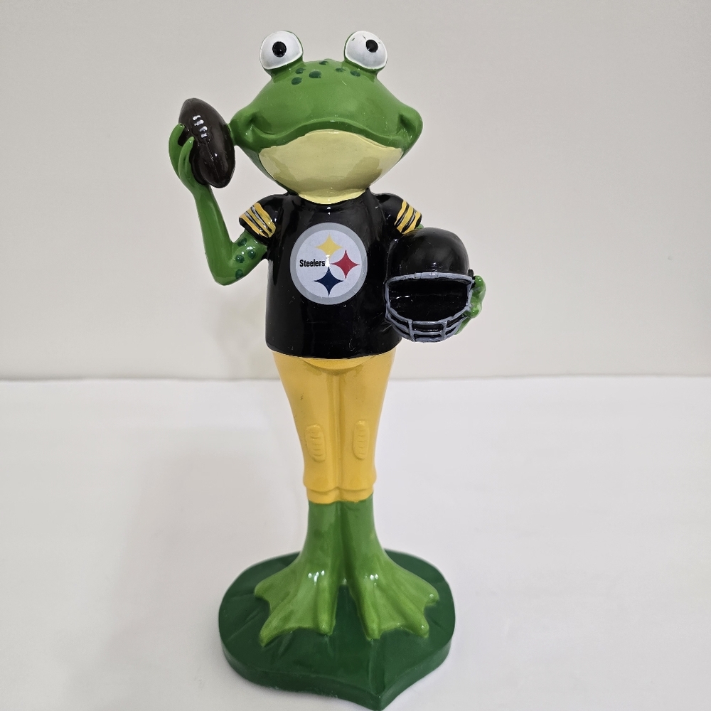 nfl PITTSBURGH STEELERS Resin Frog Player Gear Statue  Forever‎ Collectibles